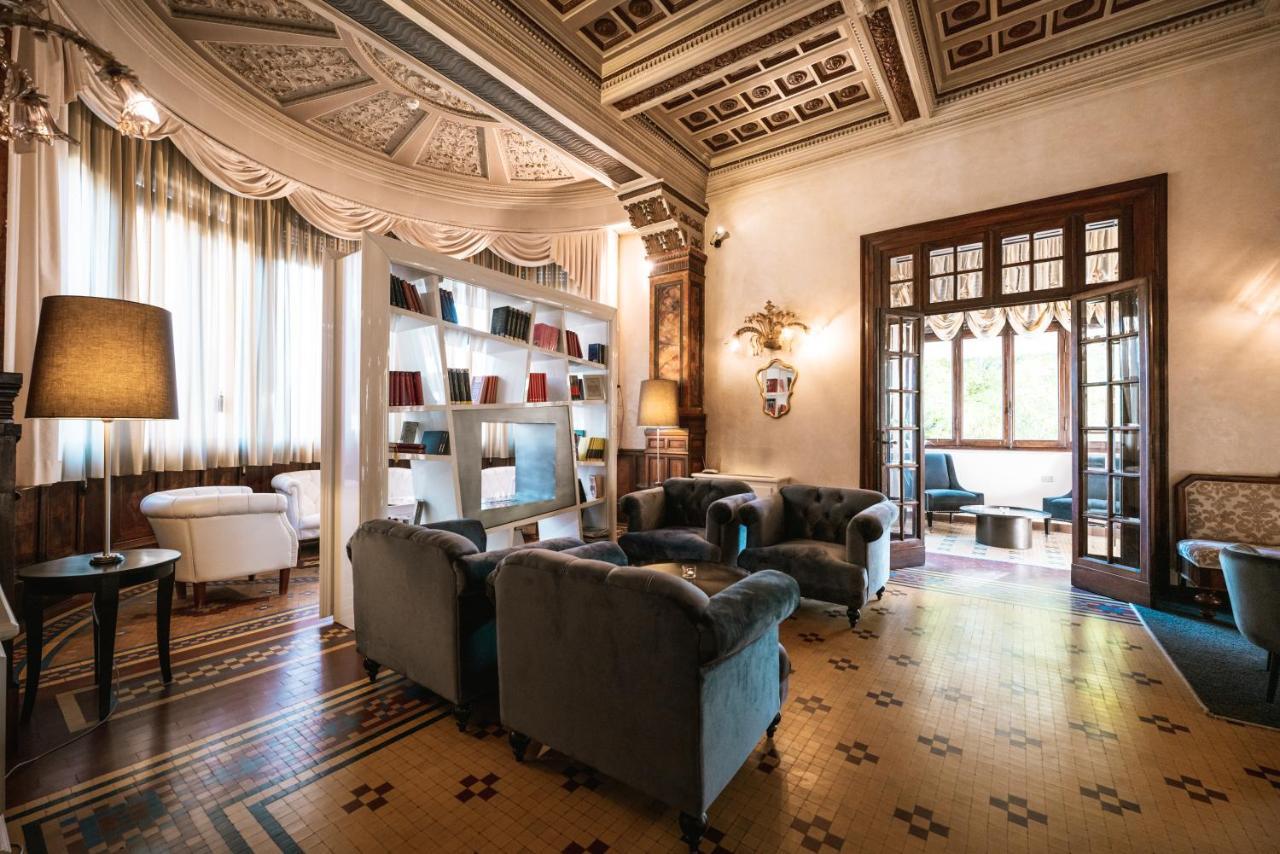 Hotel De La Ville Ριτσιόνε Εξωτερικό φωτογραφία