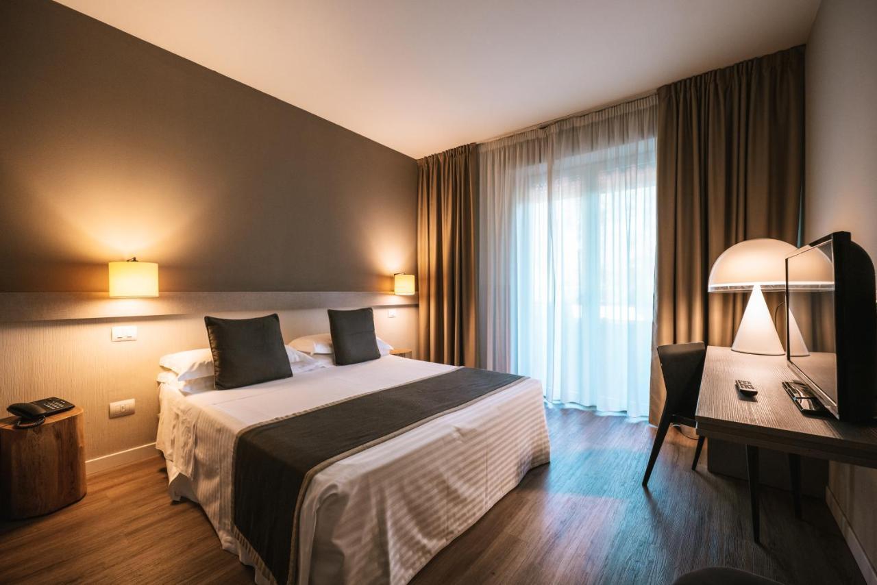 Hotel De La Ville Ριτσιόνε Εξωτερικό φωτογραφία